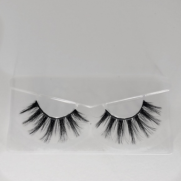 Lashes - Picture 1 of 11